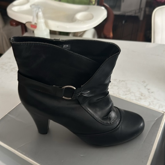 Black bootie new size 11 - Picture 3 of 3